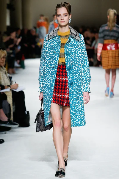 Look 8